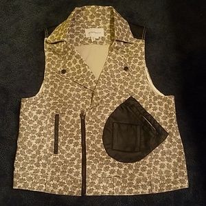BcBGeneration Patterned Vest